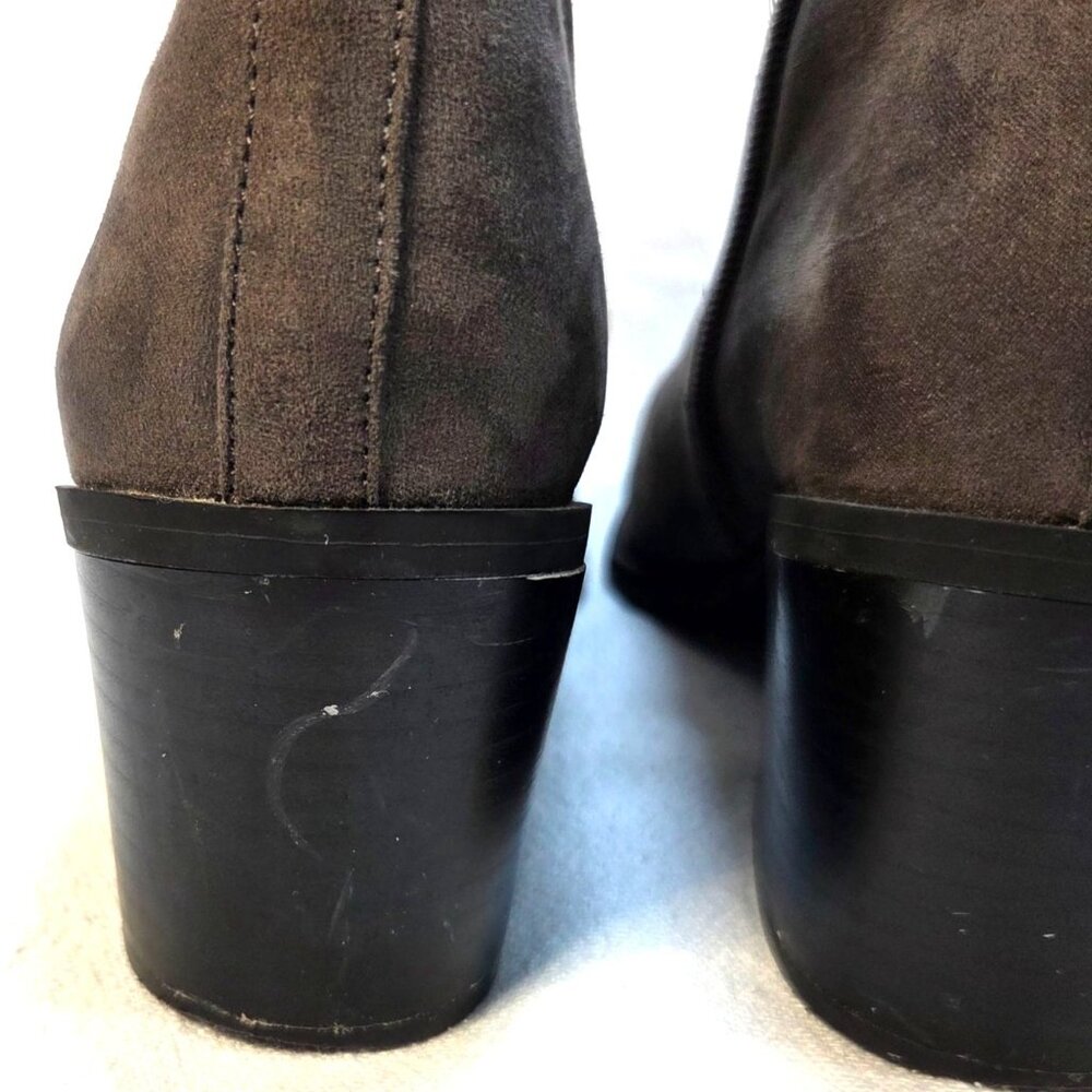 Kensie Taupe Anthony Faux Suede Block Heel Studded Ankle Booties Size 8.5M - Picture 9 of 9